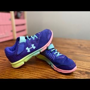 Under Armour Girls size 3y Rave PRISM shoes